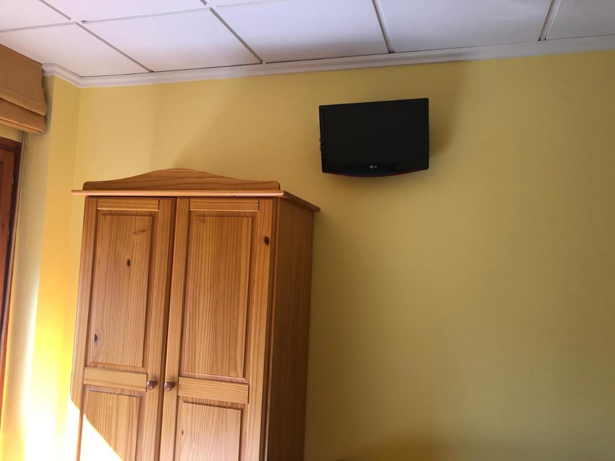 Bar Hostal Torralba De Los Sisones Luaran gambar